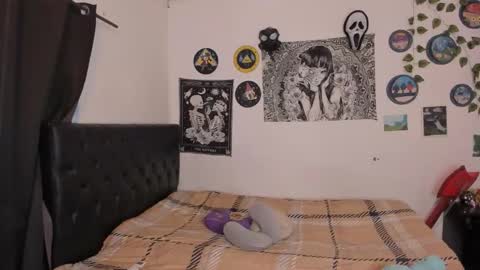 chloe_kisses online show from September 30, 11:10 am