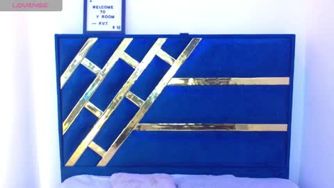 Chloe online show from November 13, 1:03 pm