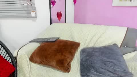 Snapshot of chloe_madisson chatting on February 22, 1:57 pm chloe online show from February 22, 1:57 pm