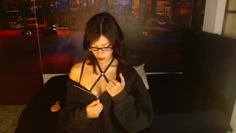 chloe_petite1 online show from December 17, 4:08 am