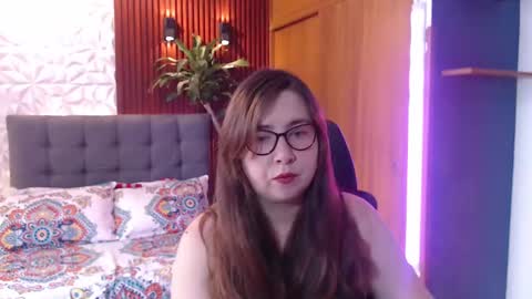 chloe_prg online show from February 17, 3:55 pm