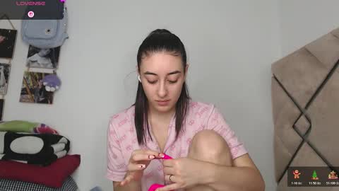 Chloe  online show from November 7, 4:09 pm