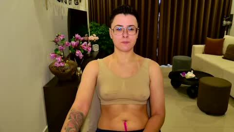 Eva and Sandra online show from April 17, 7:44 am