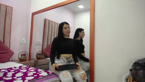 chloeashfoord online show from April 21, 3:46 am