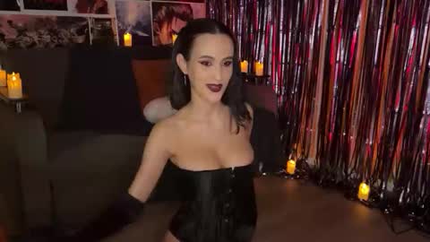 chloe online show from October 25, 11:16 pm