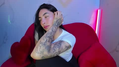 ChloeeThompson online show from November 11, 3:31 am