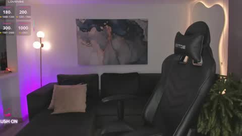 Chloe  OF chloemanson online show from April 13, 11:20 pm