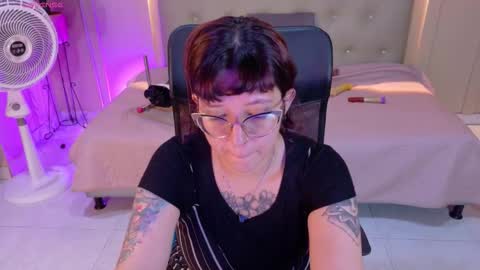 Chloe rosse online show from March 18, 1:33 am