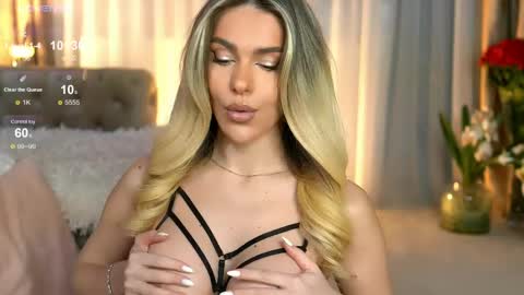 Chloe online show from March 29, 10:00 pm