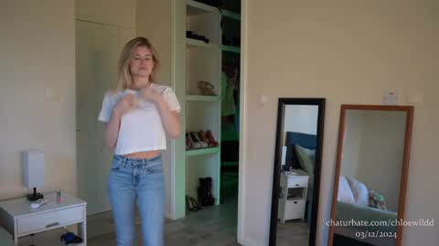 Chloe  online show from December 3, 7:39 pm