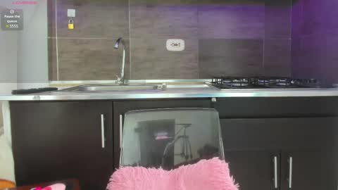 Chloe online show from April 19, 1:34 pm