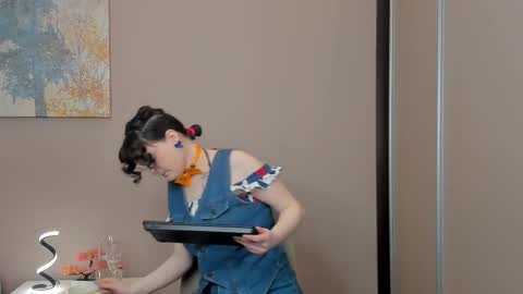 Cassandra online show from March 24, 4:07 am