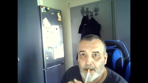Chris online show from June 6, 11:49 am