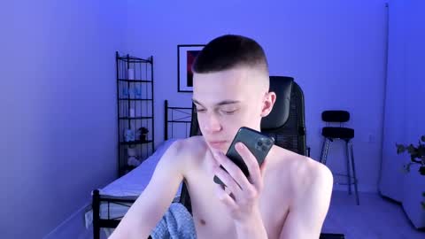   Chris Brown  online show from February 6, 2:37 pm