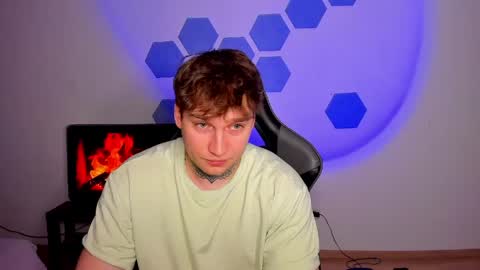 Chris Tyson online show from April 18, 10:10 pm