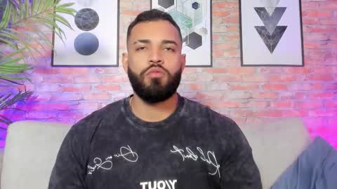 Chris Varden online show from December 15, 7:10 pm