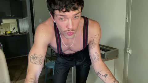 Content creator  artist online show from January 3, 7:38 am