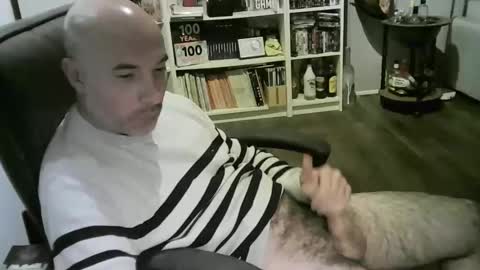 chrisprngr online show from April 7, 5:04 pm