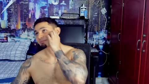 Chriss Stewart online show from May 16, 4:42 am
