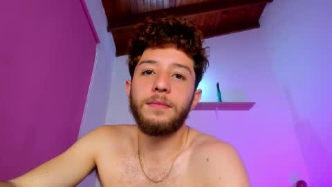 Hi dont forguet to follow me    online show from November 19, 5:45 pm