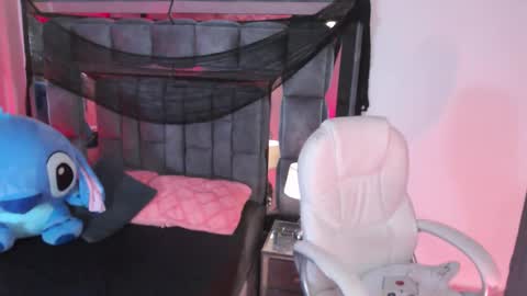 Snapshot of christaly_1 chatting on October 23, 9:55 am Christal online show from October 23, 9:55 am