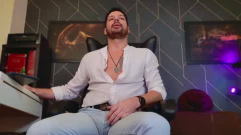 Chris online show from December 20, 6:08 am