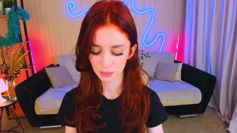 christinaconteeree online show from October 13, 8:11 pm
