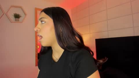 Christine  online show from November 11, 12:07 pm