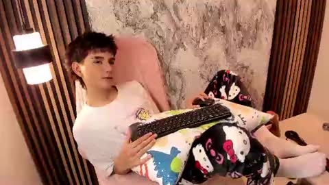 Chris online show from June 18, 8:03 pm