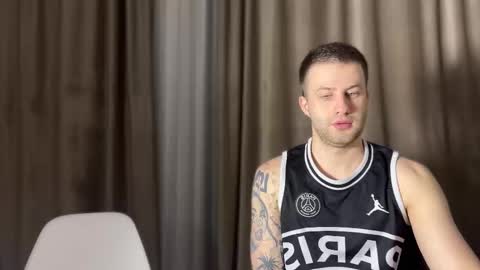 Christopher online show from November 8, 6:44 pm