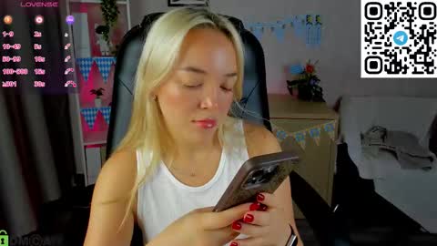 Snapshot of christy_little chatting on September 30, 12:10 am hristy3 online show from September 30, 12:10 am