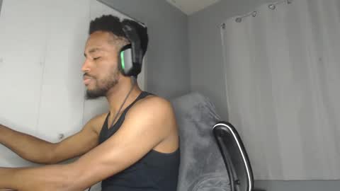 Snapshot of chrisvacherx chatting on December 22, 2:27 pm ChrisVacherx online show from December 22, 2:27 pm