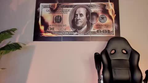 chrizmacgregor online show from February 12, 3:43 am