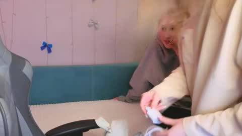 EvaBlonde TayaBrunette EliieBlack hair online show from February 7, 2:53 pm