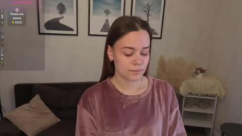 My name is Mia hello everyone online show from April 19, 11:22 am