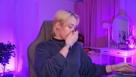 Cin Bellamy online show from January 7, 2:16 am