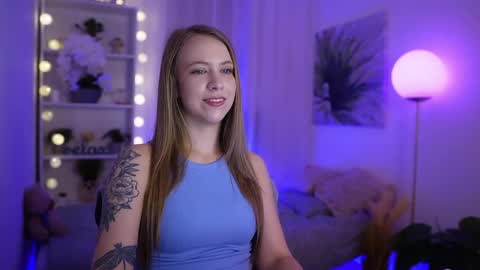 Snapshot of cindy_grey_ chatting on September 24, 6:36 pm Cintybaby online show from September 24, 6:36 pm