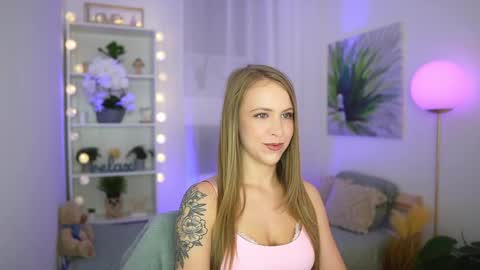 Snapshot of cindy_grey_ chatting on September 12, 7:05 pm Cintybaby online show from September 12, 7:05 pm