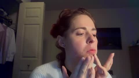 Snapshot of cindyfitness chatting on December 2, 6:05 pm cindyfitness online show from December 2, 6:05 pm