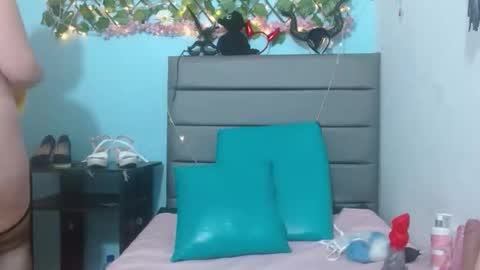 cintia_leon online show from January 16, 8:51 pm