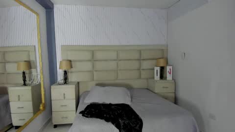 CintiaCollins  online show from April 16, 9:39 pm