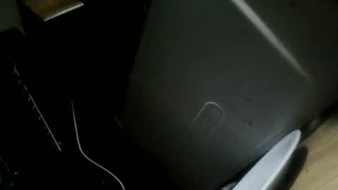 oilywanker online show from December 1, 5:48 pm