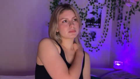 Snapshot of citruska chatting on October 11, 6:33 pm karina online show from October 11, 6:33 pm