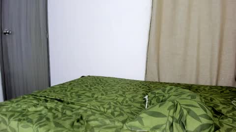 Claimom online show from March 28, 2:13 am