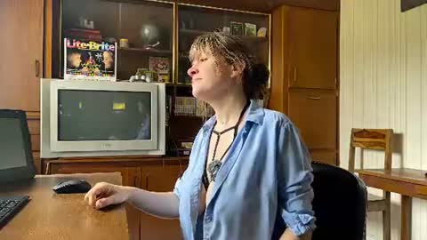 Claire Moulin online show from July 13, 11:25 am