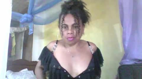 clairette9794 online show from June 6, 7:09 pm