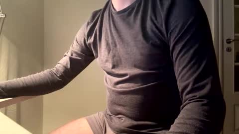 clamshive7 online show from November 10, 5:05 pm