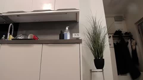 Clara online show from April 18, 7:43 am