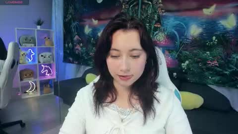 clarabenson online show from October 21, 6:22 pm