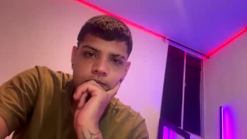 Snapshot of clarentz_baileys chatting on September 14, 7:43 am Clarentz bby online show from September 14, 7:43 am